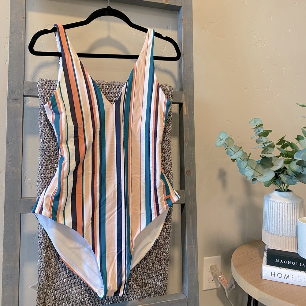 Super cute Roxy one piece!